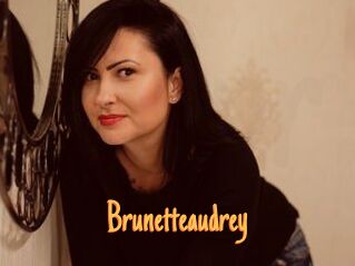 Brunetteaudrey