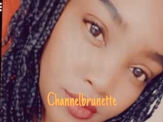 Channelbrunette