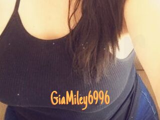 GiaMiley6996