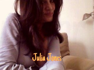 Julia_Jones