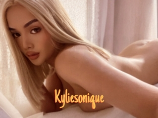 Kyliesonique