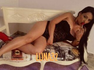 LUNA32 Mobile Porno