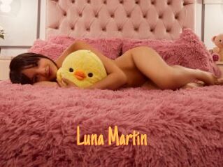Luna_Martin