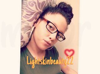 Lightskinbeauty22