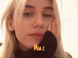 Mia_z