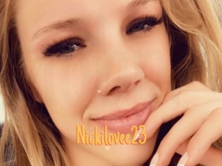 Nickilovee23