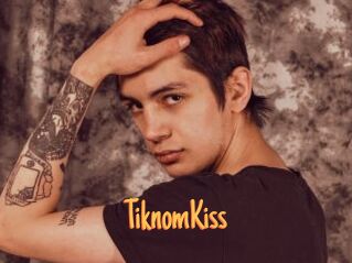 TiknomKiss